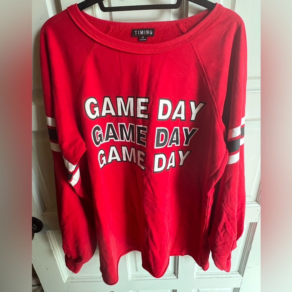 🎈NEW🎈Women’s Timing Red Game Day Sweatshirt, Size Medium, very soft - Picture 3 of 5
